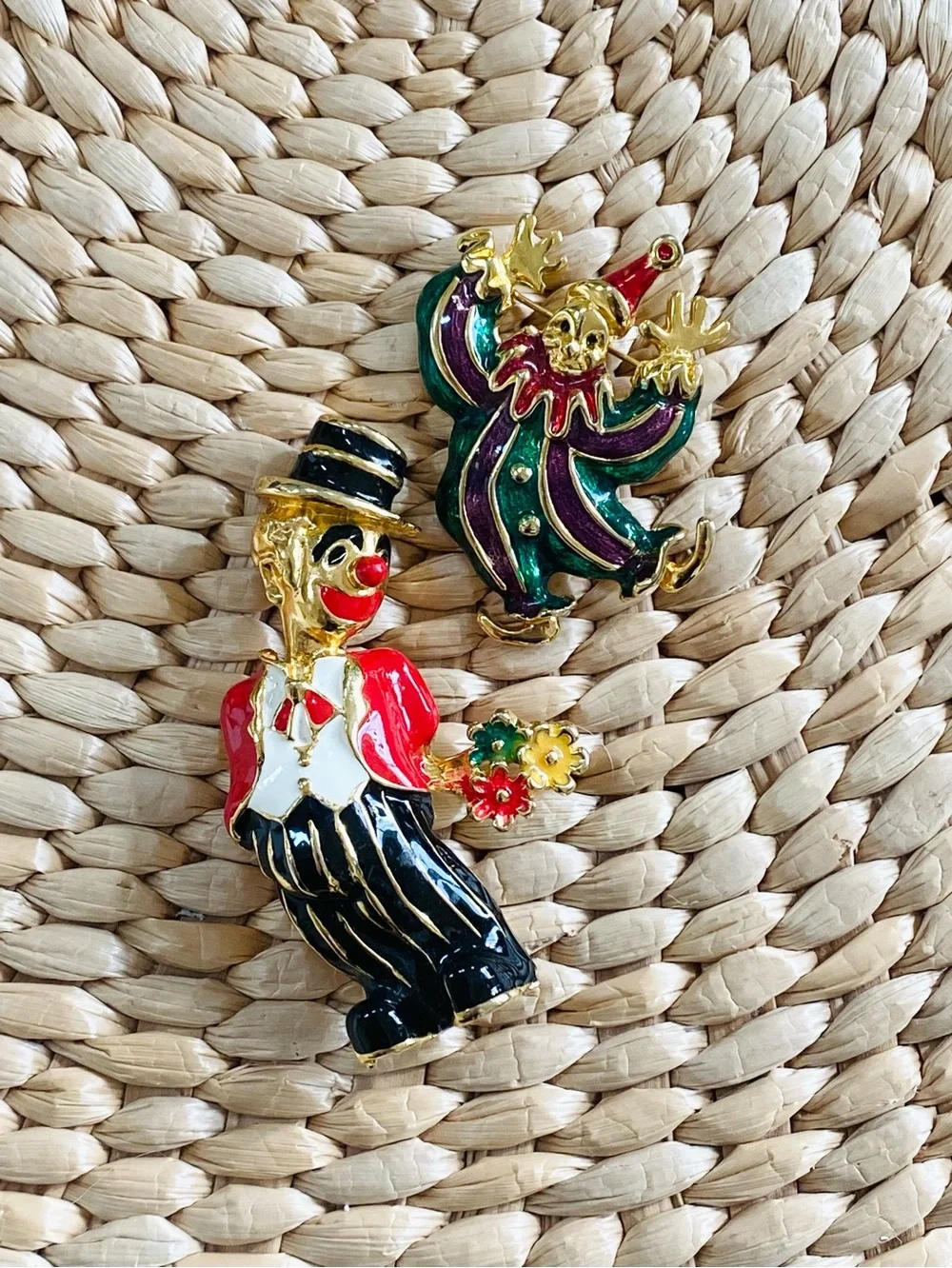 Vtg Circus Lot Set 2 Enamel Clowns Brooch Pin Gold Tone Flower Bouquet Top Hat